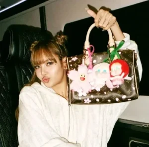 علت محبوبیت عروسک لبوبو